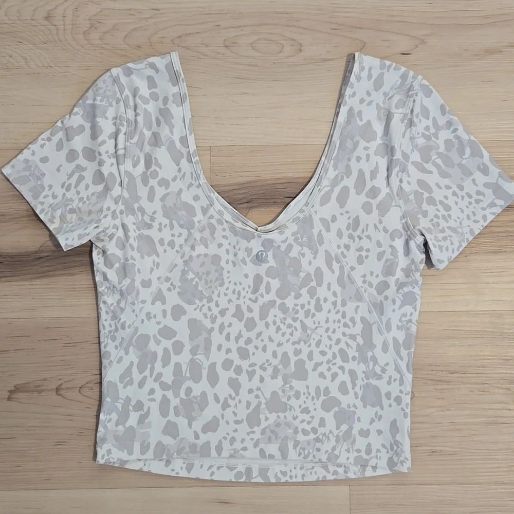 Lululemon Align Leopard Tee, Size 6 - Picture 2 of 4